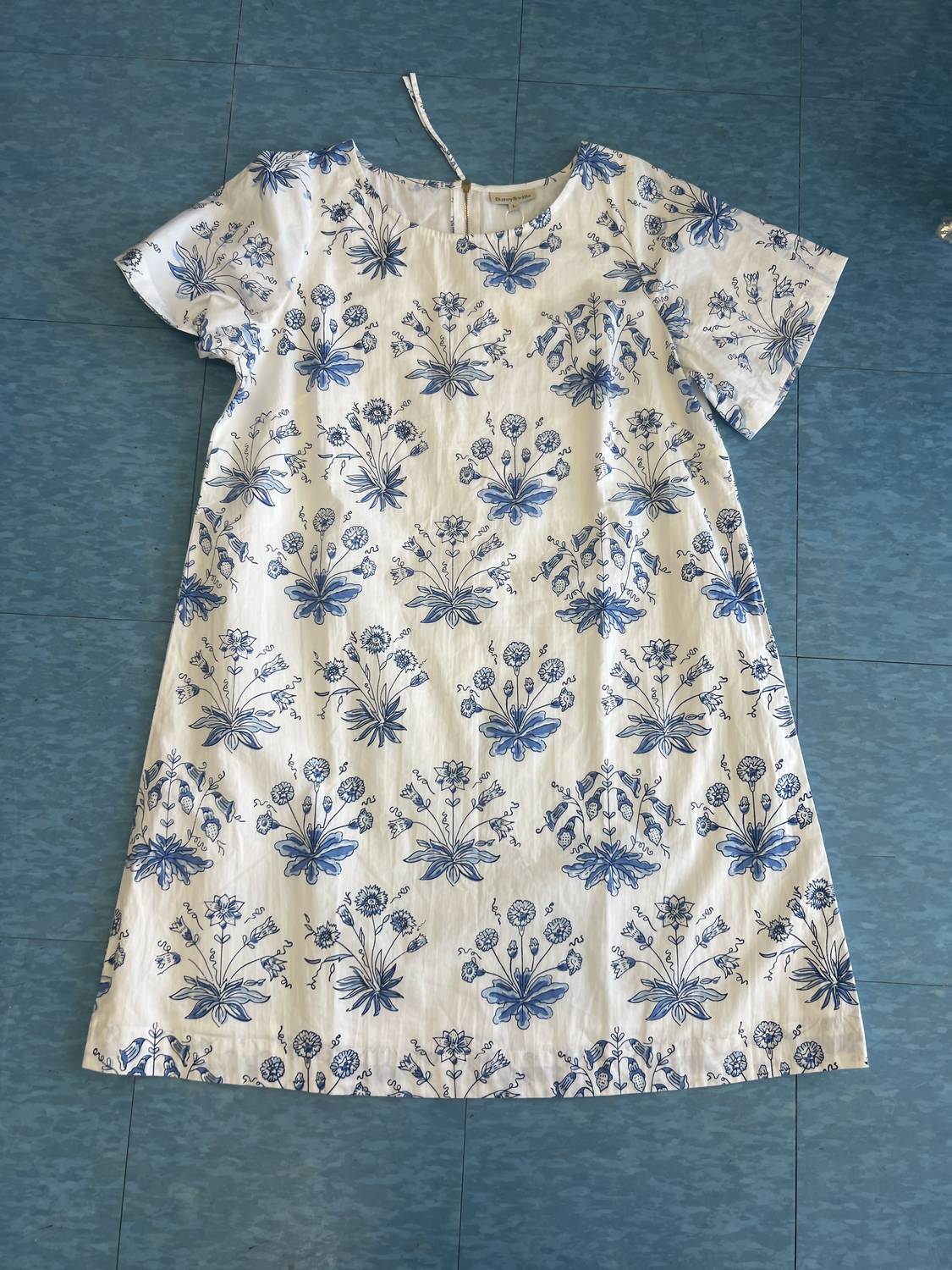 Fitzroy & Willa - Women's Edie short sleeve shift dress