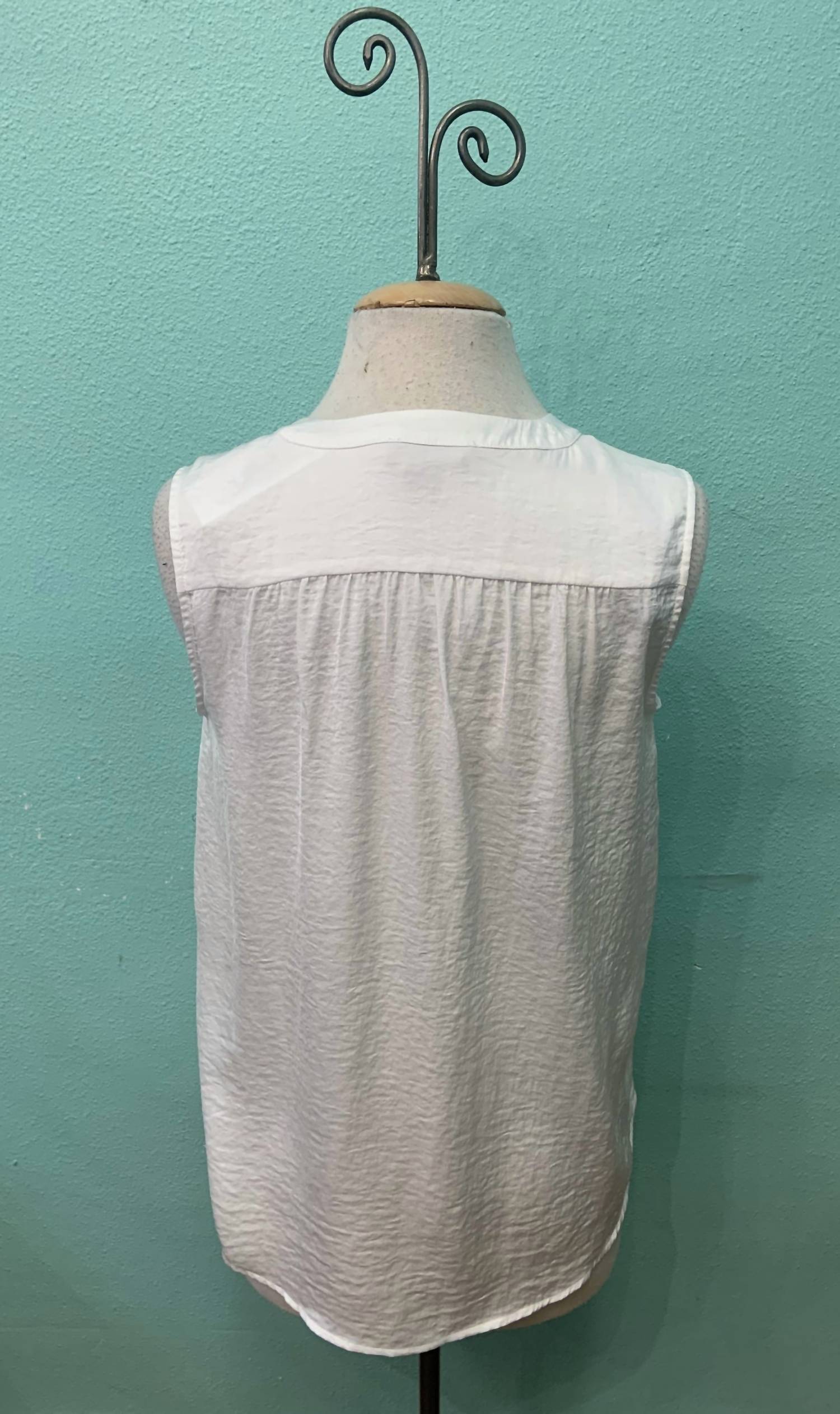 Renuar - Women's Sleeveless Woven Blouse
