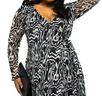 Fashion Szn Curve - Long Sleeve Monochrome Print Midi Dress