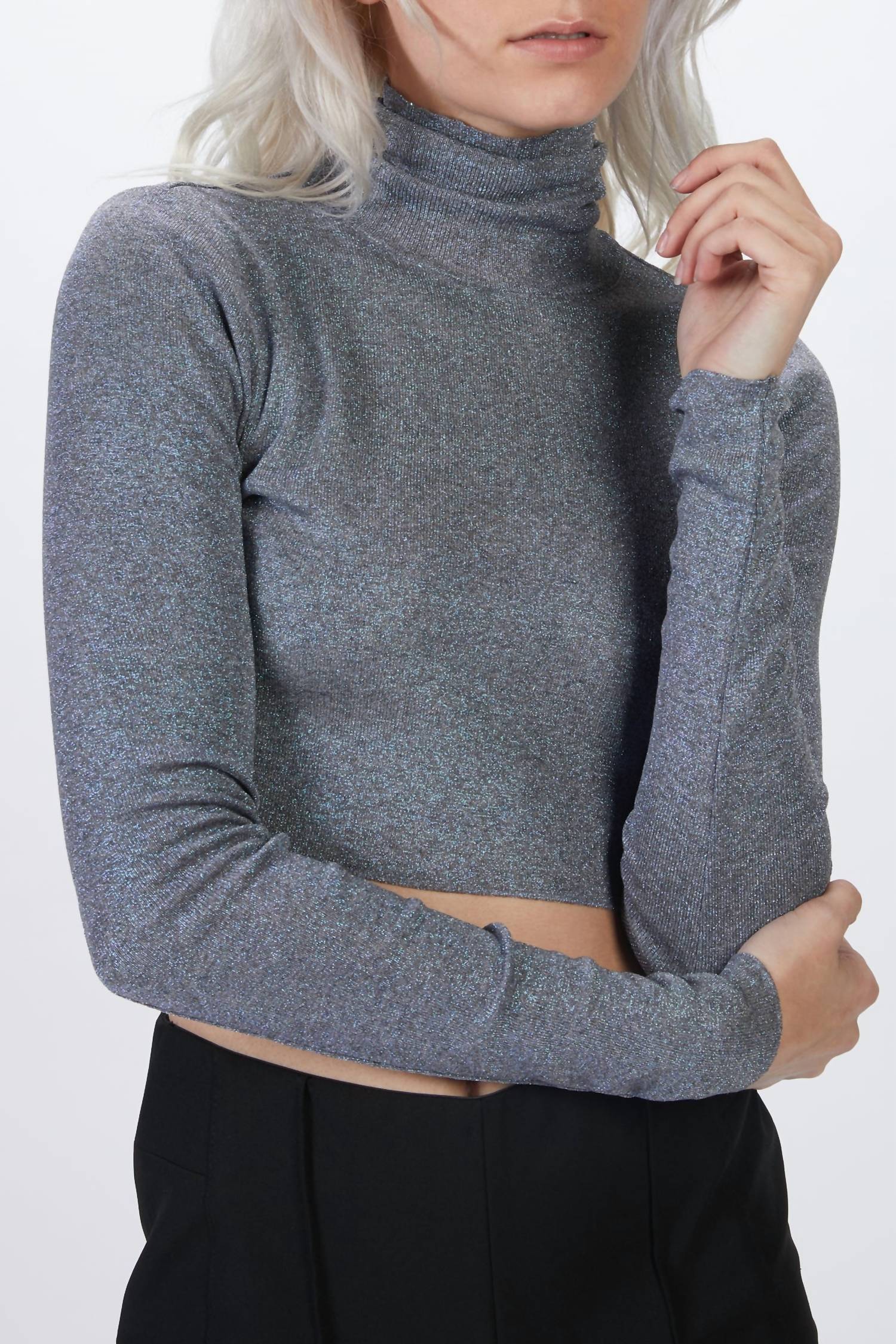 CROP TURTLENECK KNIT TOP