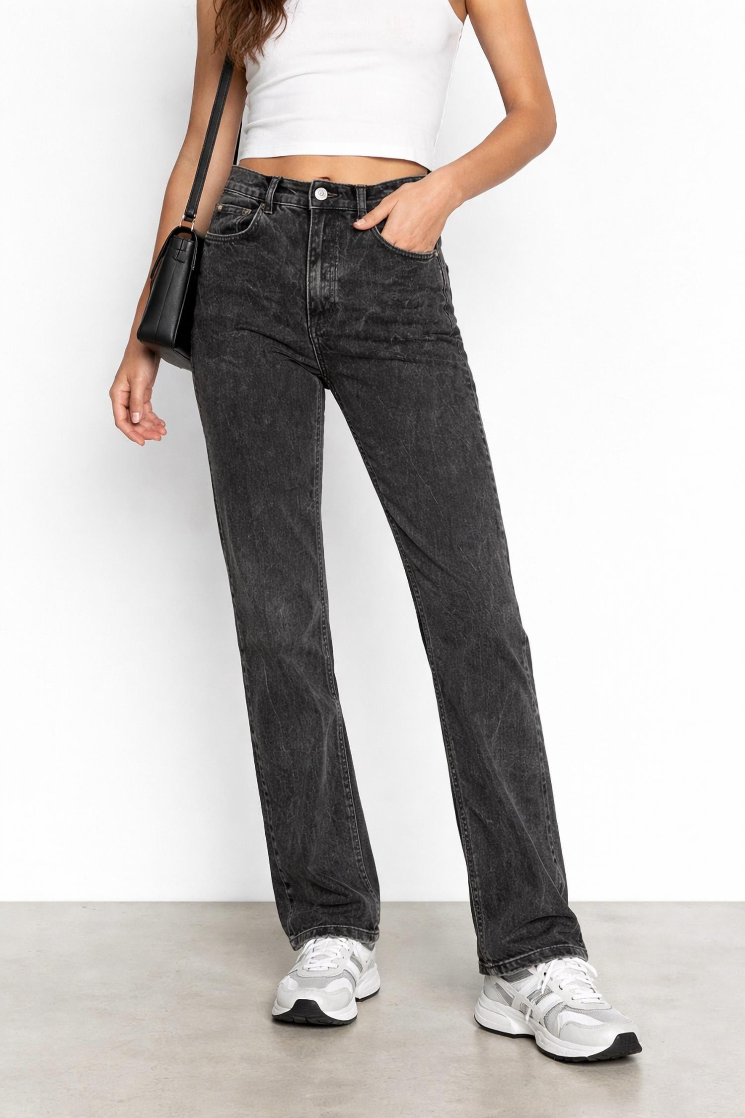Reformation - 90s Straight Leg Jeans