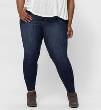 Judy Blue - Mid Rise Raw Hem Skinny Jeans