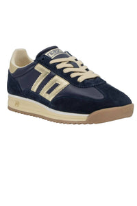 Back 70 - Women's Jogger N Sneaker