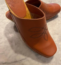 Bird Of Flight - Women's Shy Leather Clogs