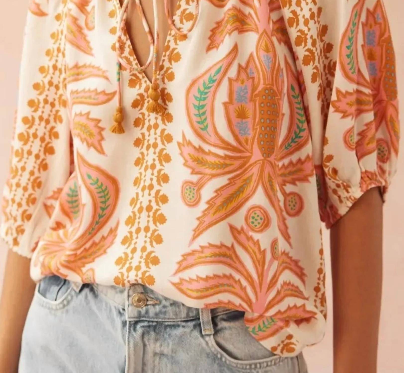 Omika - Isla V-neck Blouse