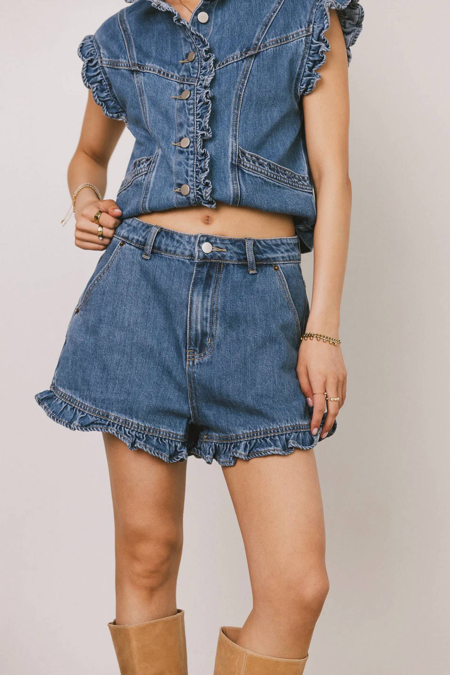 Miou Muse - Women's High-waisted Ruffle Hem Denim Shorts