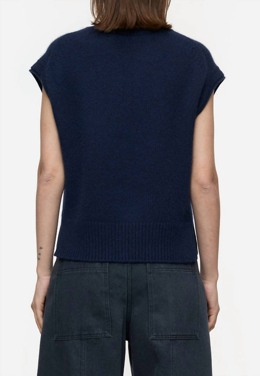 Closed - Crew Neck Vest