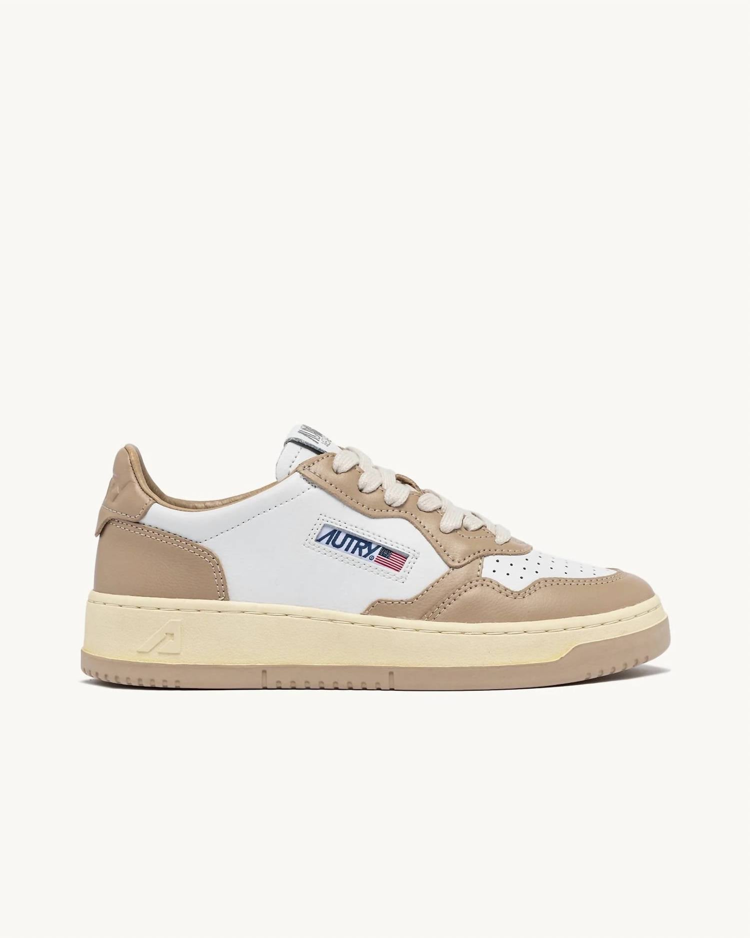 AUTRY Women's Medalist Low Sneaker in white pepper - women's sneaker