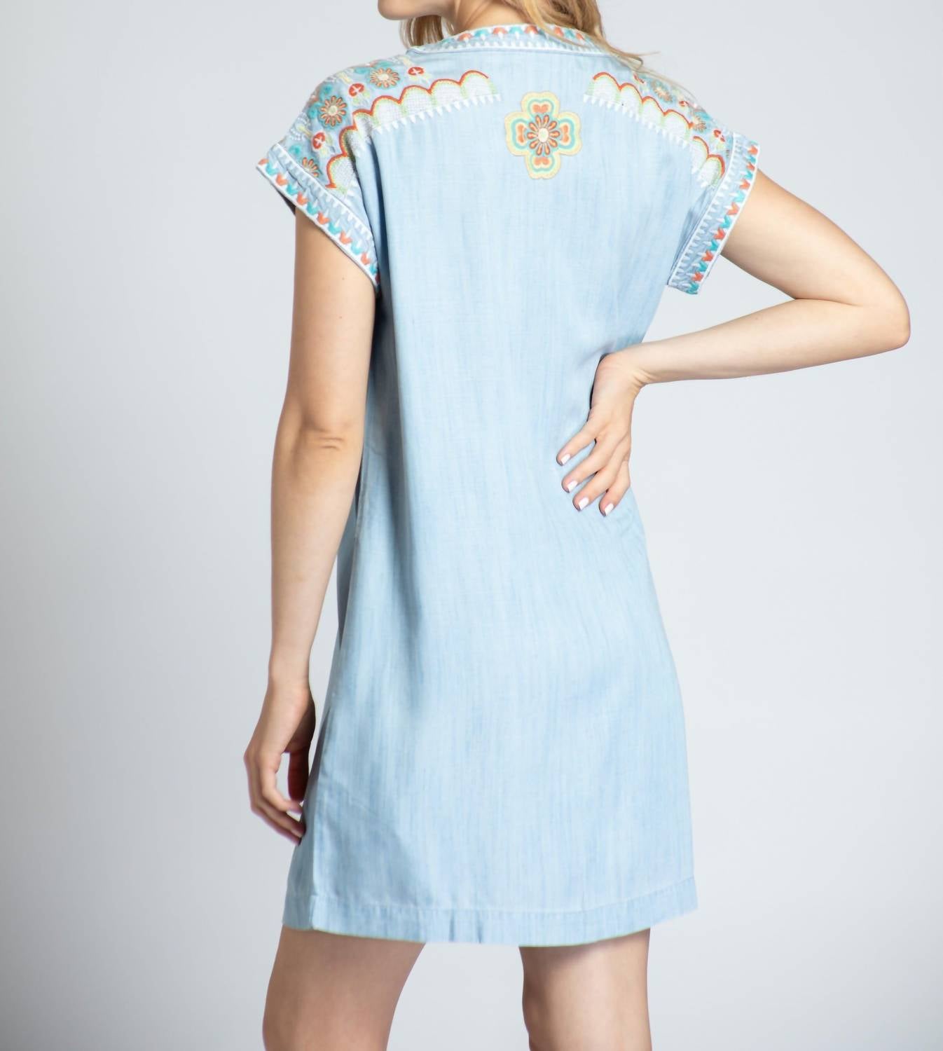 Apny - Embroidered Boho Dress
