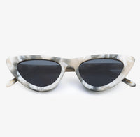 De-Sunglasses - Women's Fez Cat-eye Shape Sunglasses