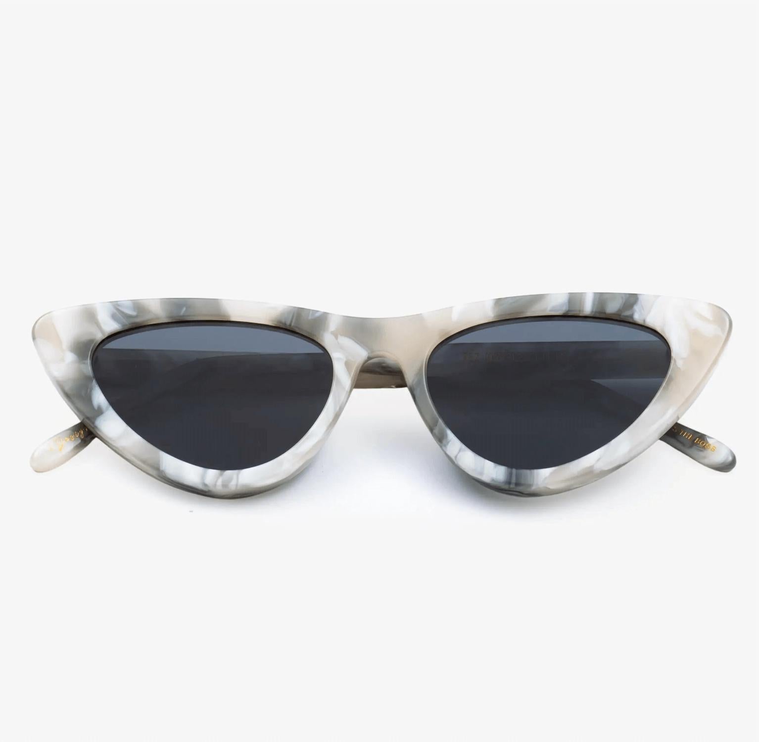 De-Sunglasses - Women's Fez Cat-eye Shape Sunglasses