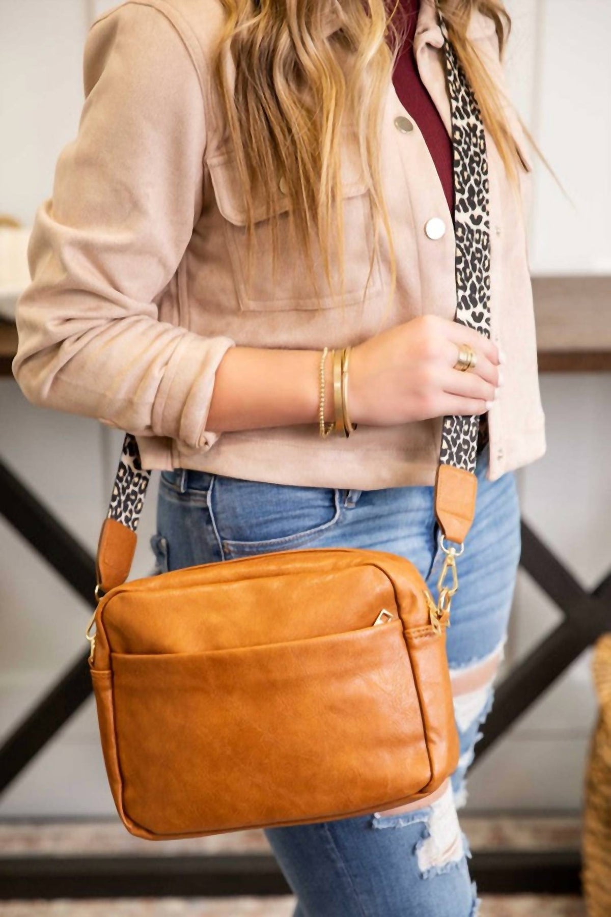 Dani & Em - Women's Sierra Leopard Strap Crossbody Bag