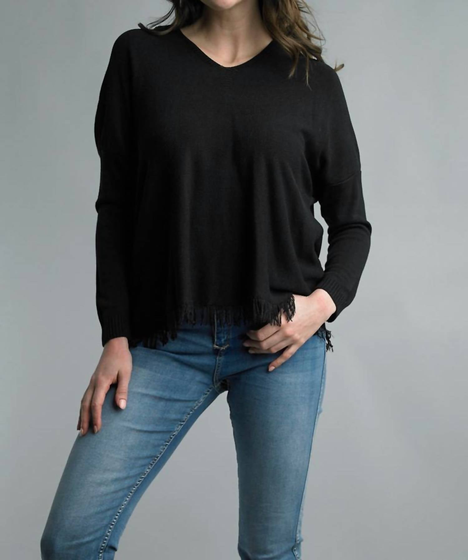 Tempo Paris - V-Neckline Fringe Hem Sweater