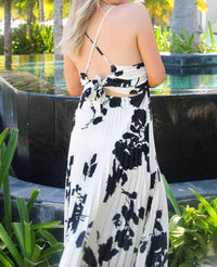 Luxxel - Pretty In Pleats Maxi Dress