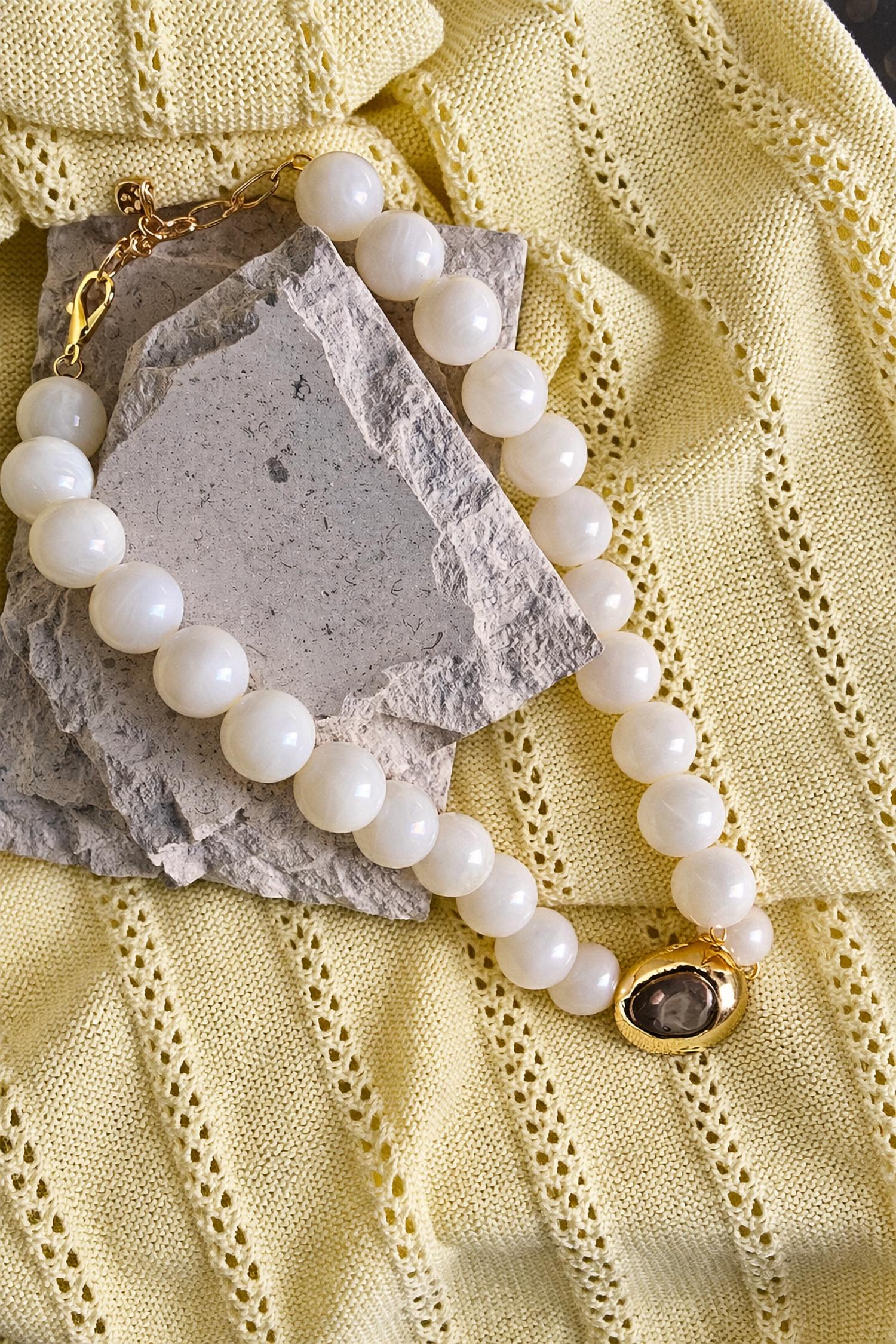 Gabriel + Simone - Women's Chunky Beaded Resort Necklace
