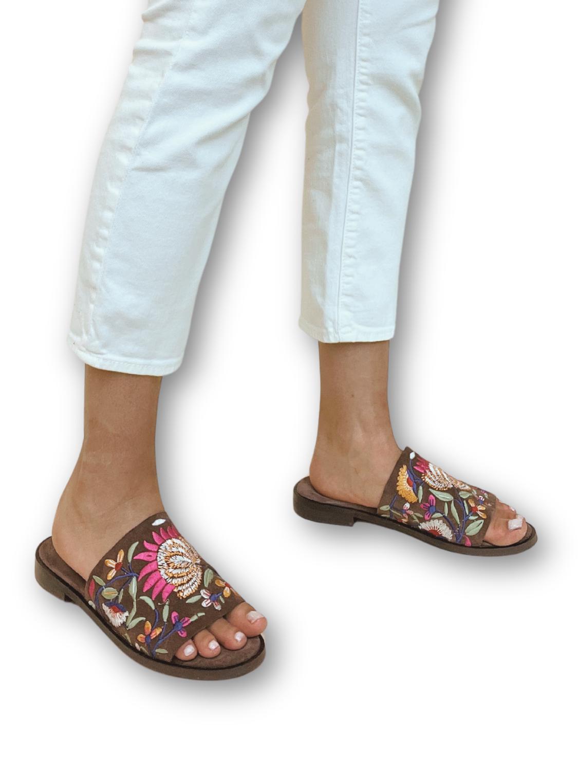 Oobash - Women's Embroidered Suede Leather Mule
