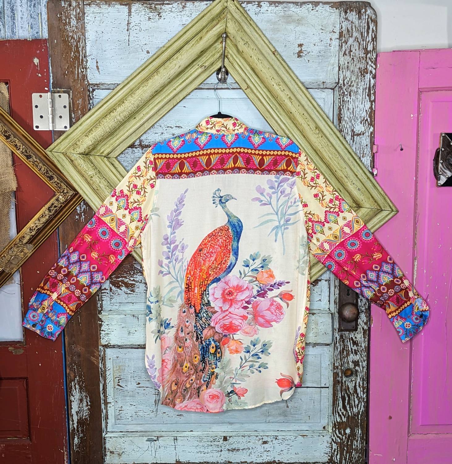 Aratta - peacock paradise Shirt