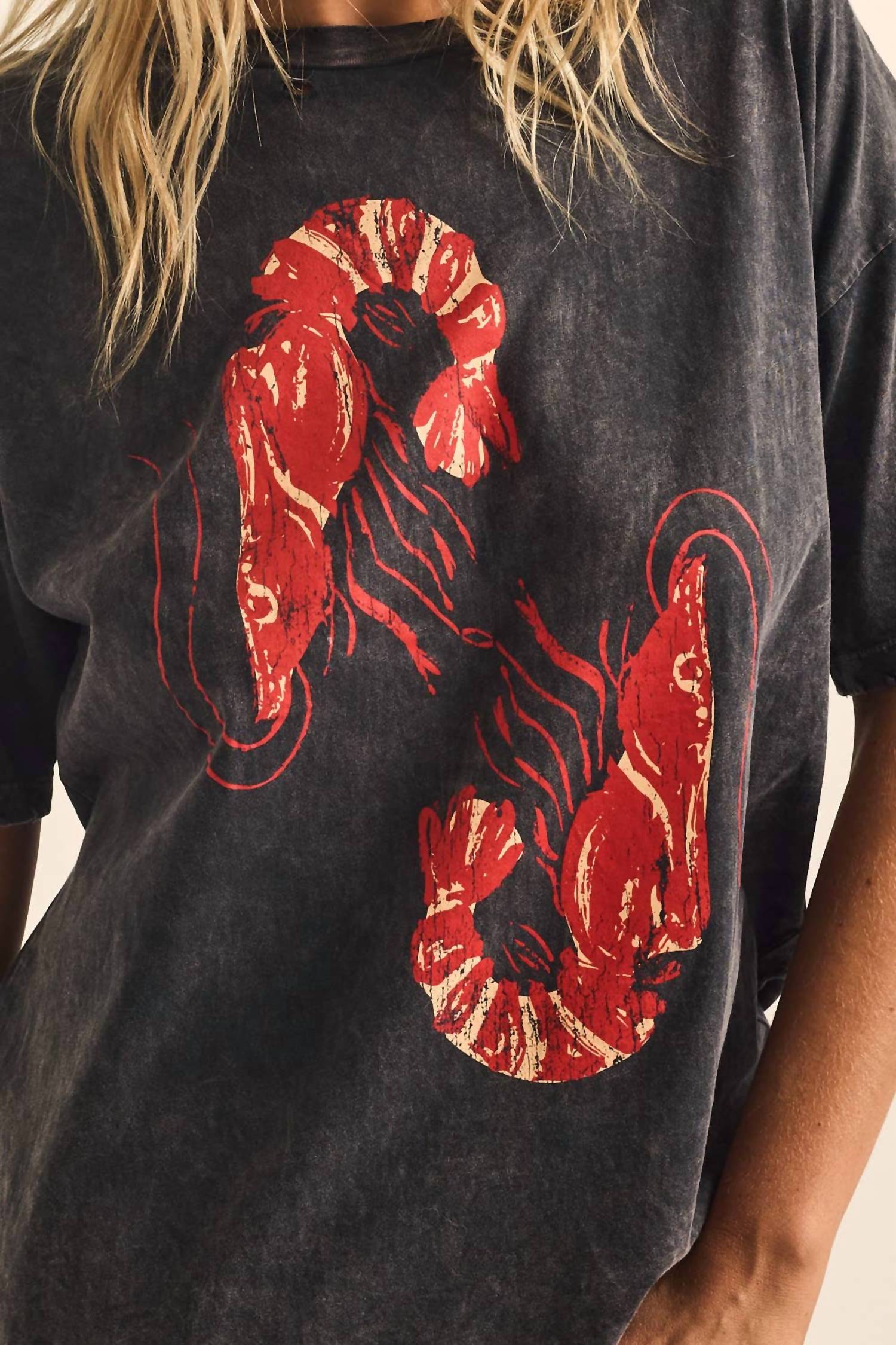 Promesa - Crawfish Vintage-Wash Oversized Graphic Tee