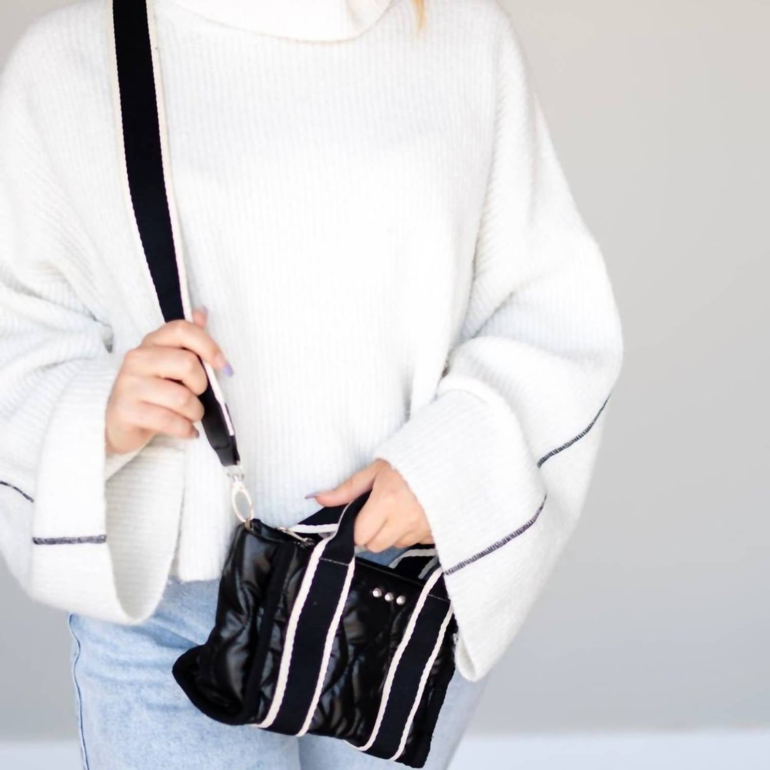Pretty Simple - Women's Mini Quilted Crossbody Bag