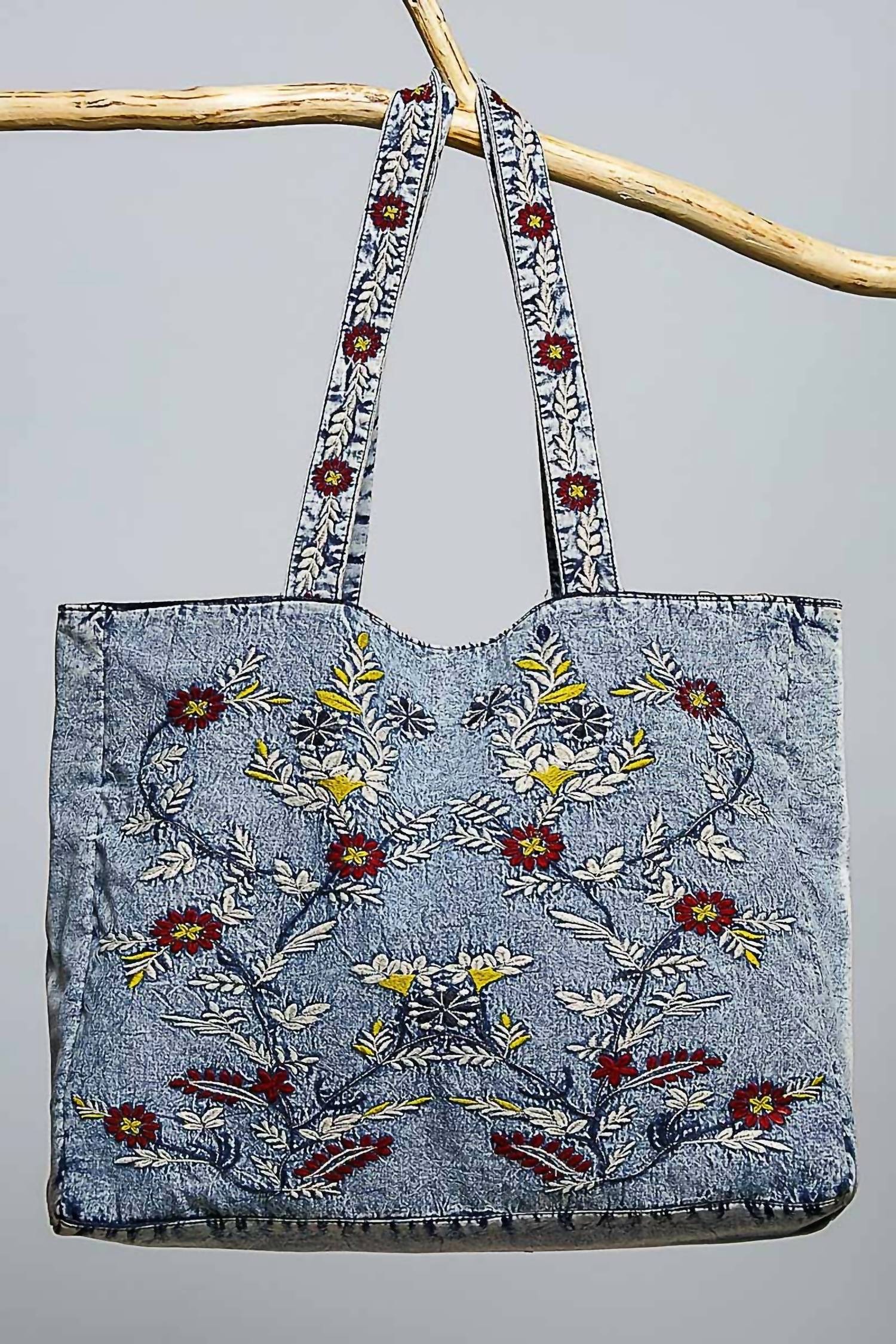 Pol - Patch Pocket Embroidered Woven Tote Bag
