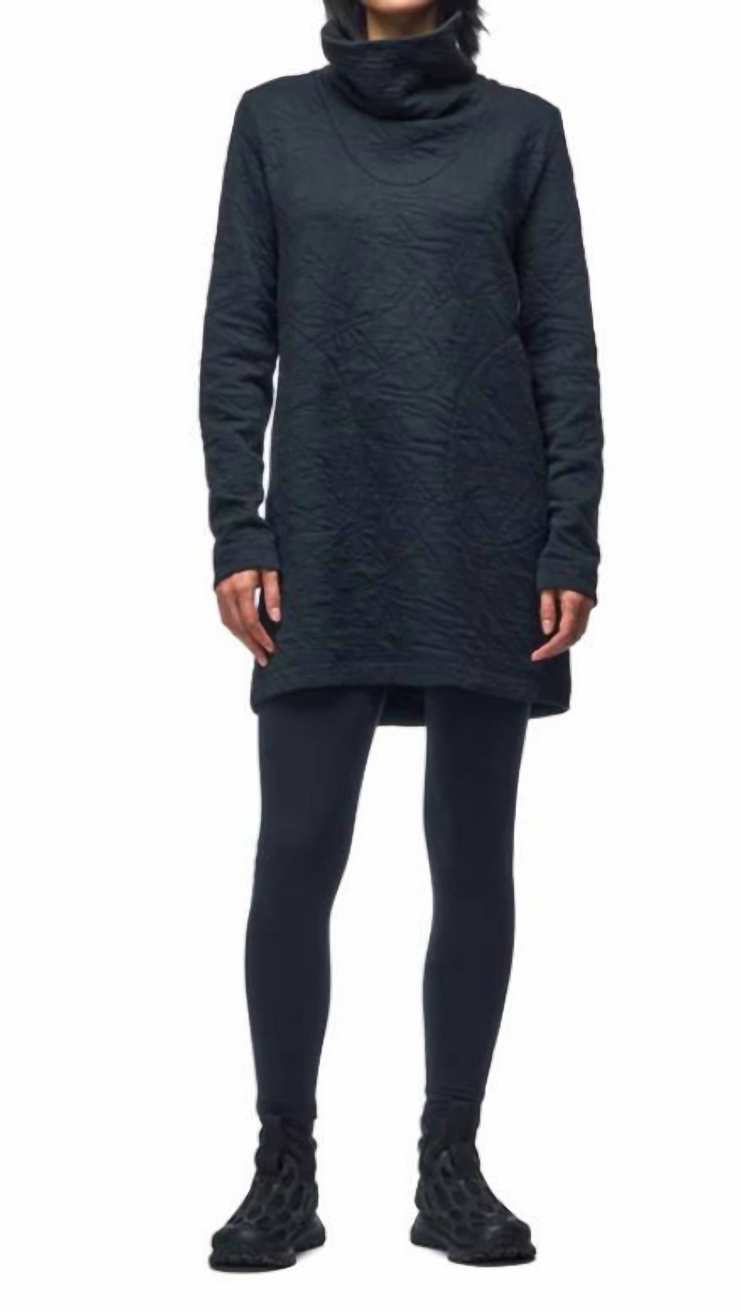 INDYEVA Hulp Tunic Top in black - women's shirt