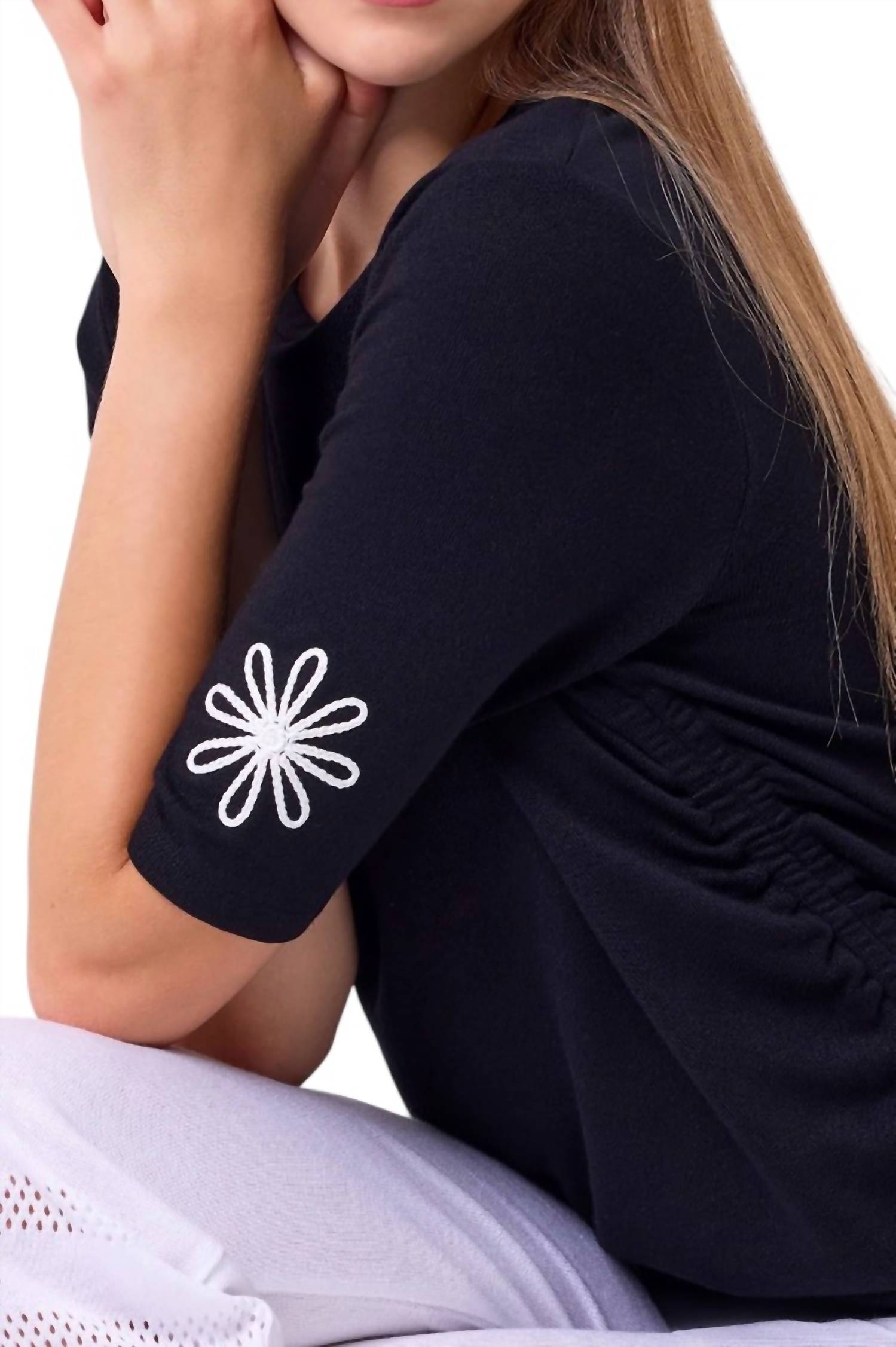 French Kyss - Short Sleeve Top With Flower