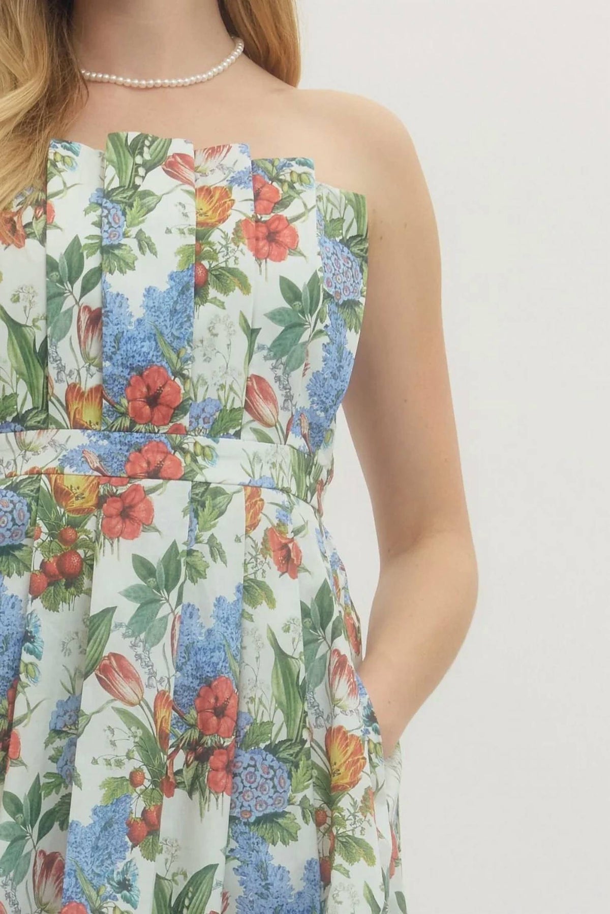 Entro - Floral Strapless Pleated Midi Dress