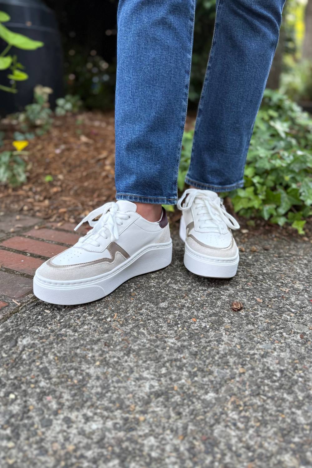 Aetrex - Women's Leigh Sneaker