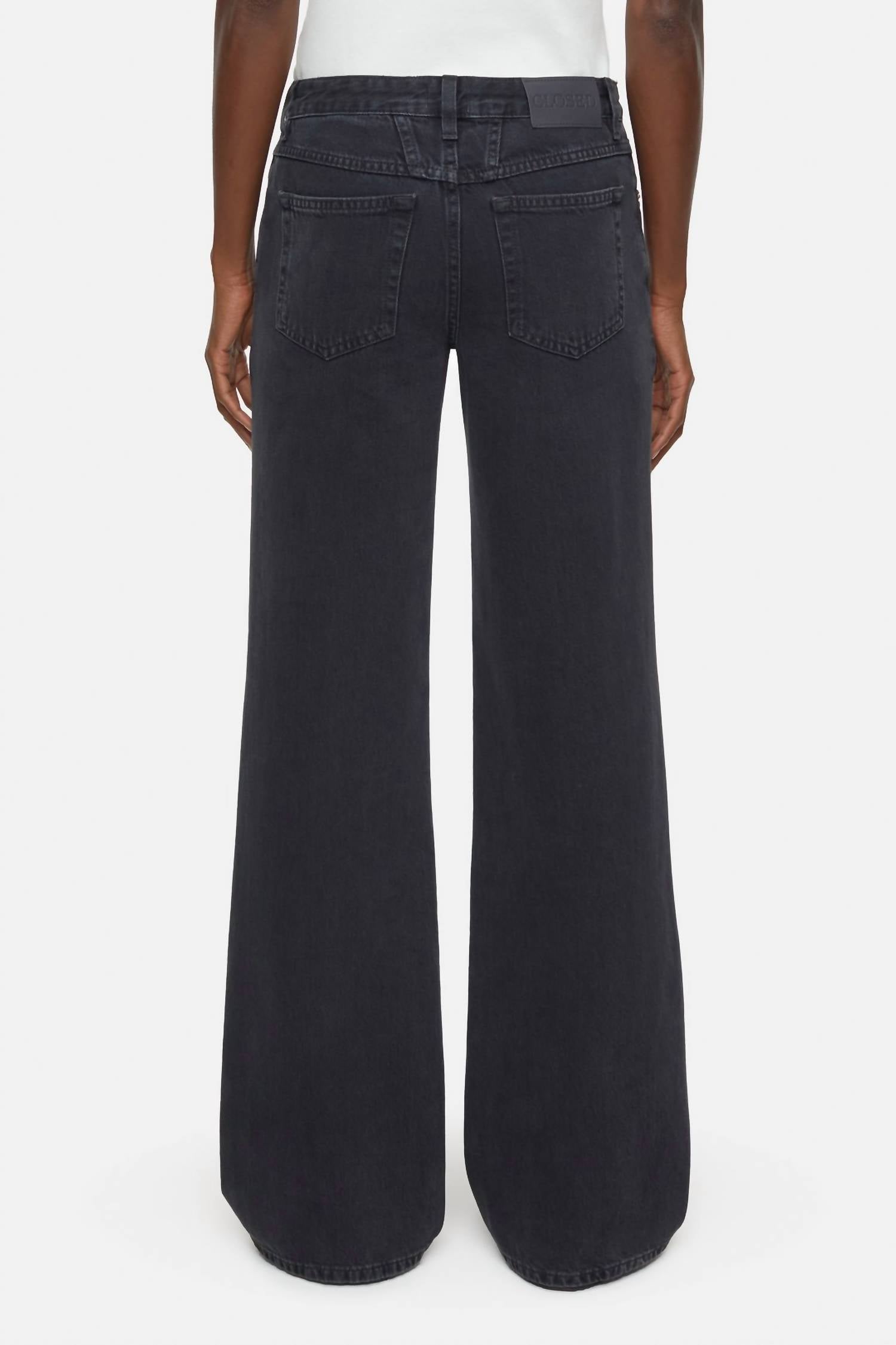 CLOSED Gillian Slim Fit Jean in dark grey - women's jeans - detail view