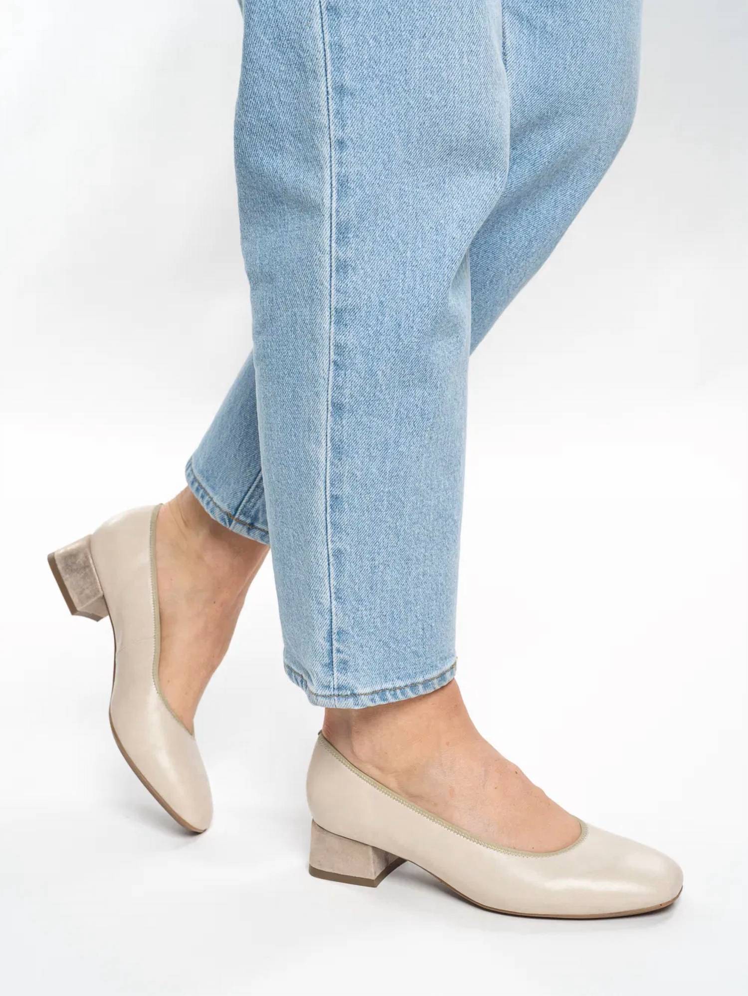 Ara - Women's Gypsum Dress Pumps