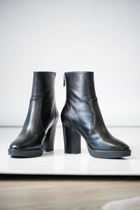 Lola Cruz - Women's Wila Block Heel Booties