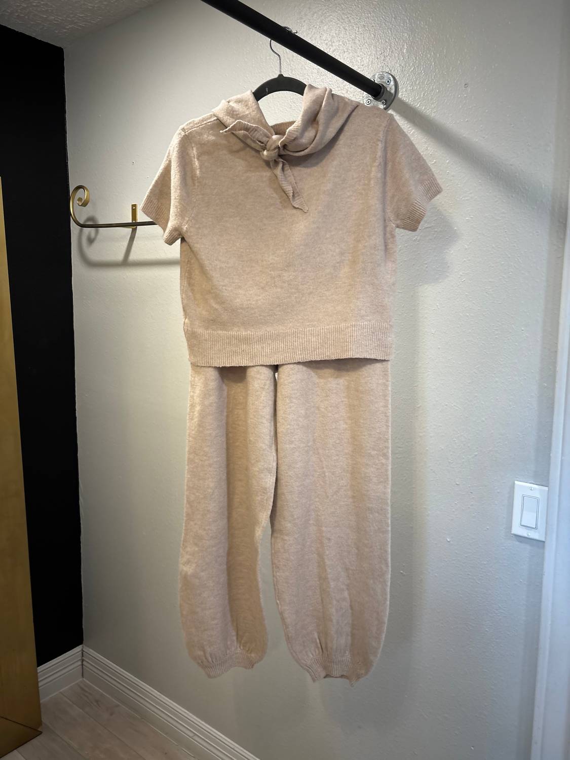 Mable - Women's Basic Knit Top And Jogger Pants Set With Scarf