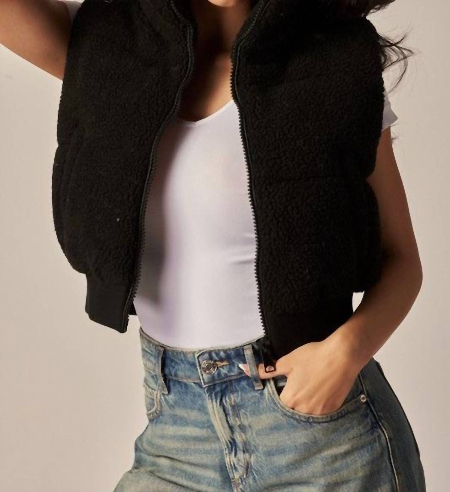 Upmost - Cool- Cropped Sherpa Vest