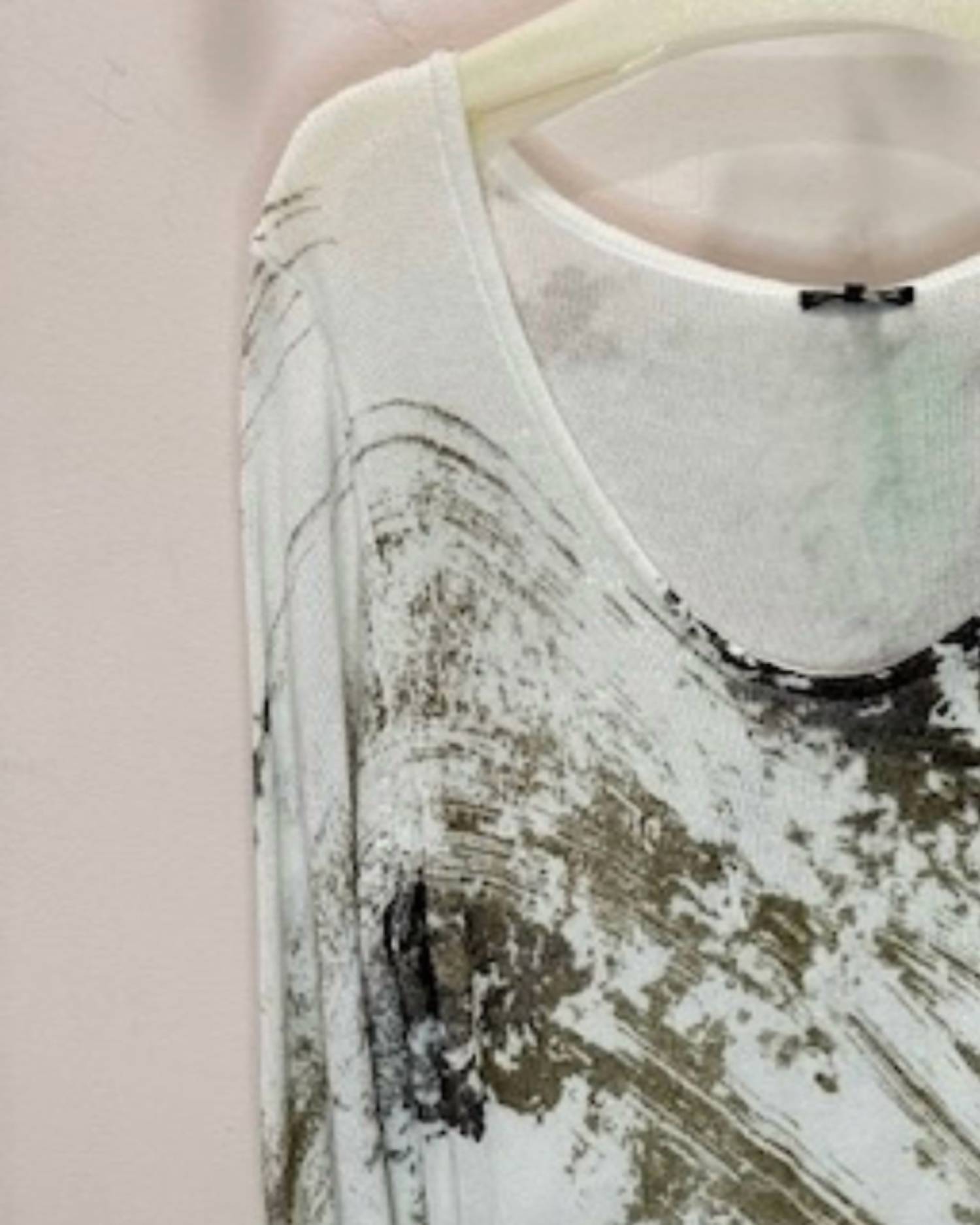 600 West - Women's Painted Scoop Neck Sweater