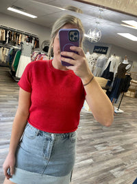 Le Lis - Short Sleeve Cropped Sweater