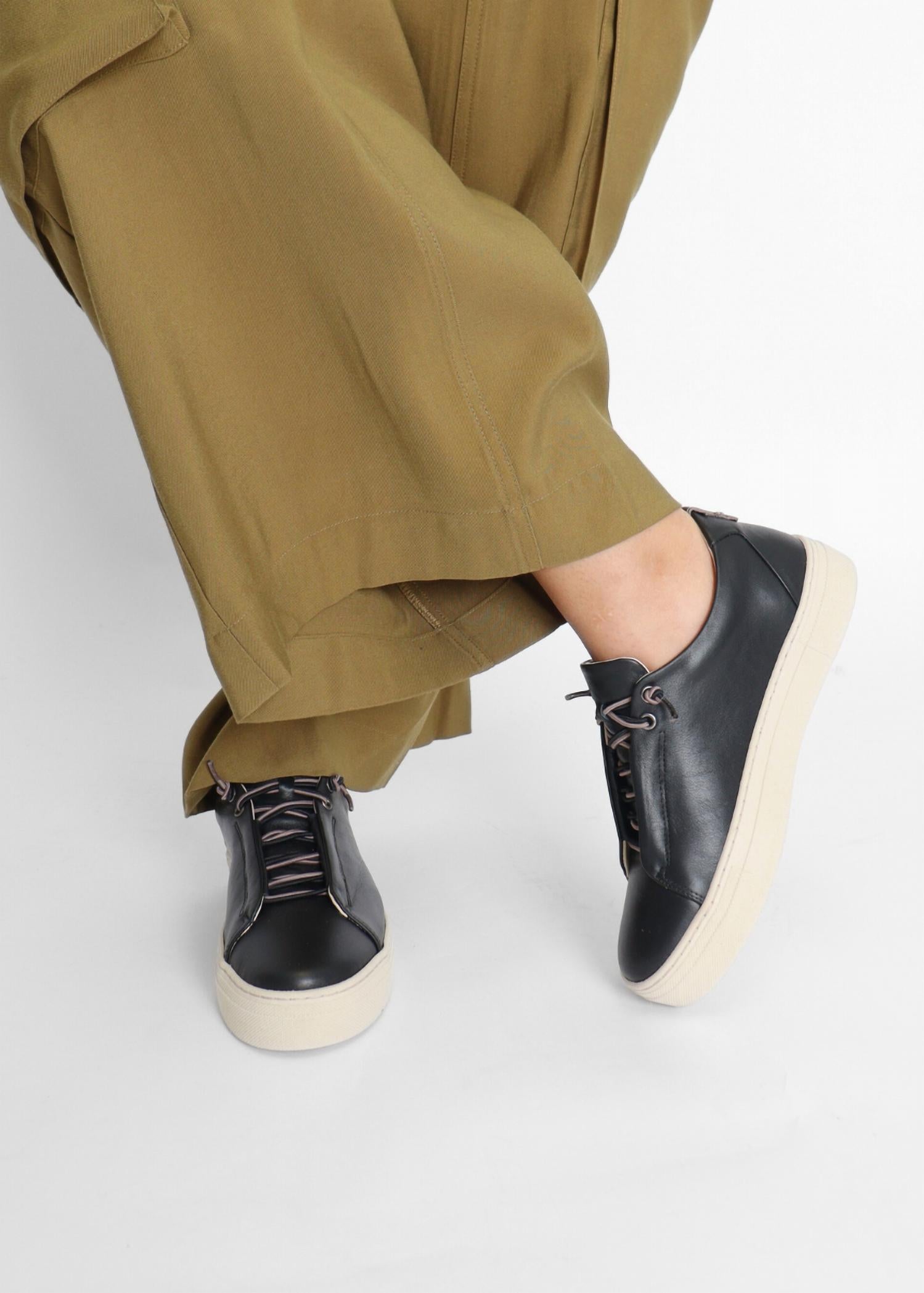 Ateliers Women's Versa Leather Sneaker in black - women's sneaker - view 4