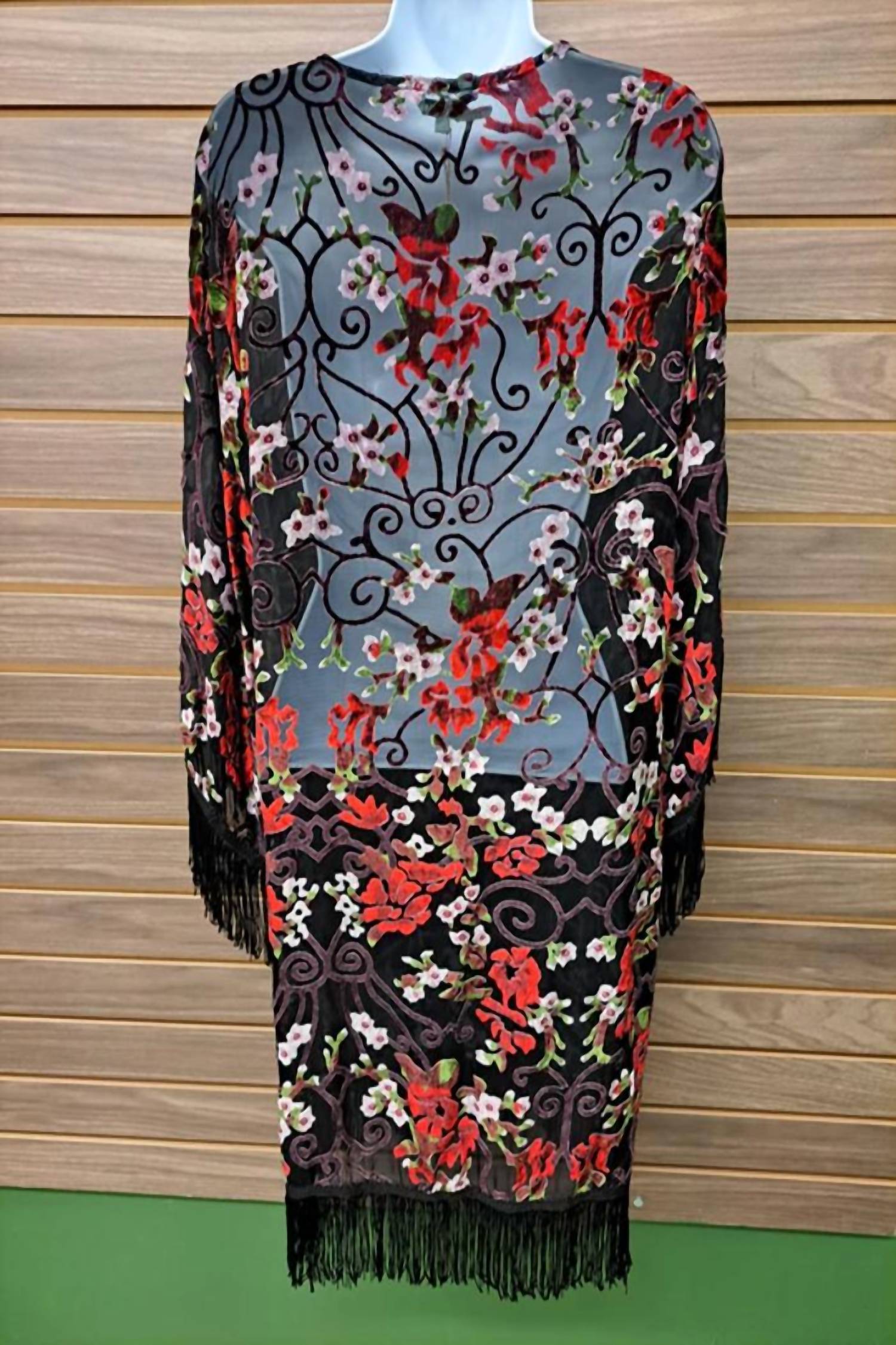 Nostalgia - Open Floral Sleeved Shawl