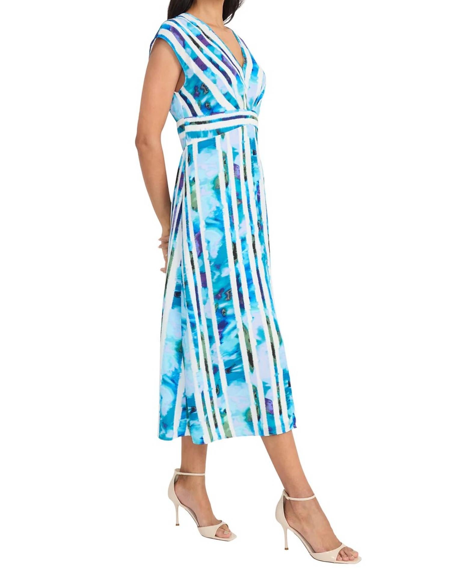 Maggy London - Cap Sleeve Vneck Blue print Midi