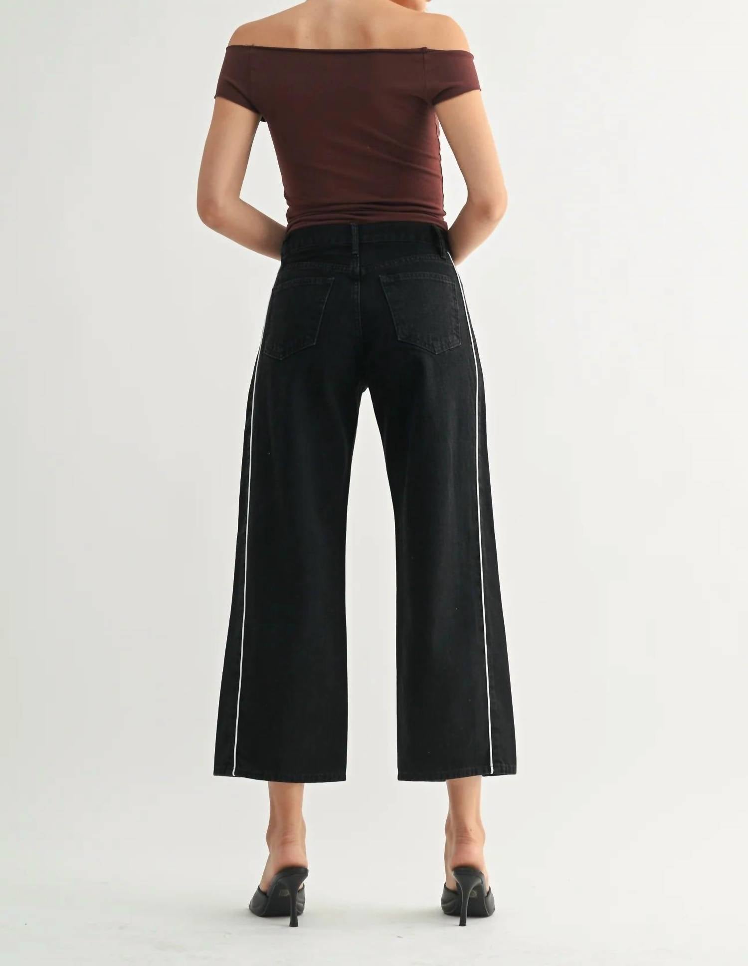 JUST BLACK DENIM Twisted Barrel Jean in black - women's jeans - detail view