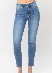 Judy Blue - Mid Rise Vintage Skinny Jeans