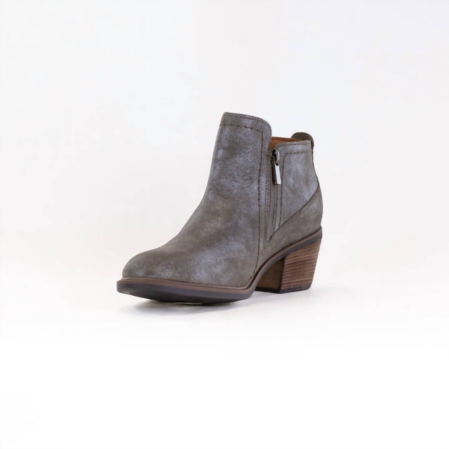 Clarks - Women's Neva Lo Ankle Boots