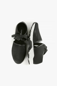 All Black - Women's Amazing Mesh Fashion Sneaker