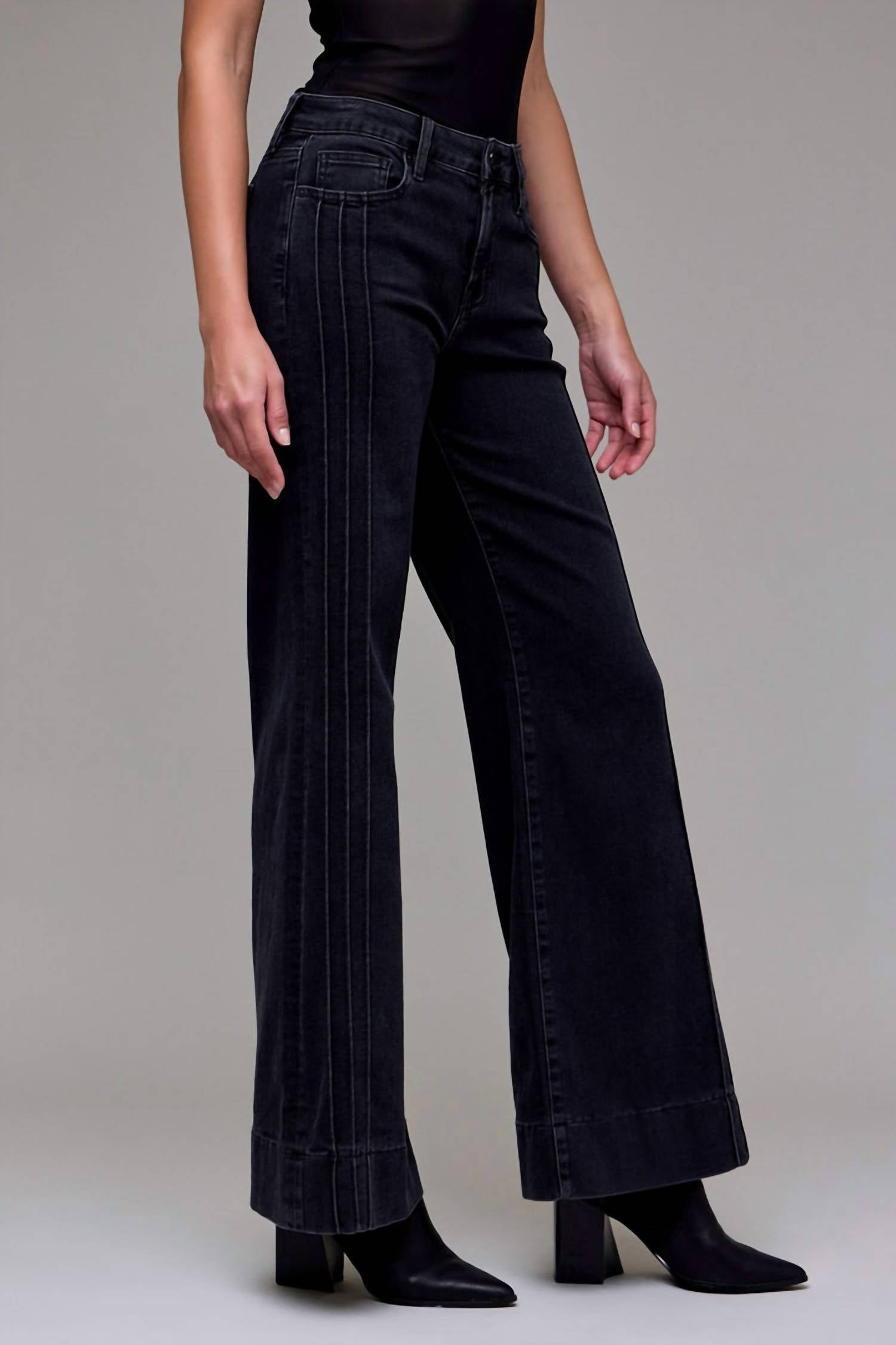 Hidden - Happi Mid Rise Comfort Flare Jeans