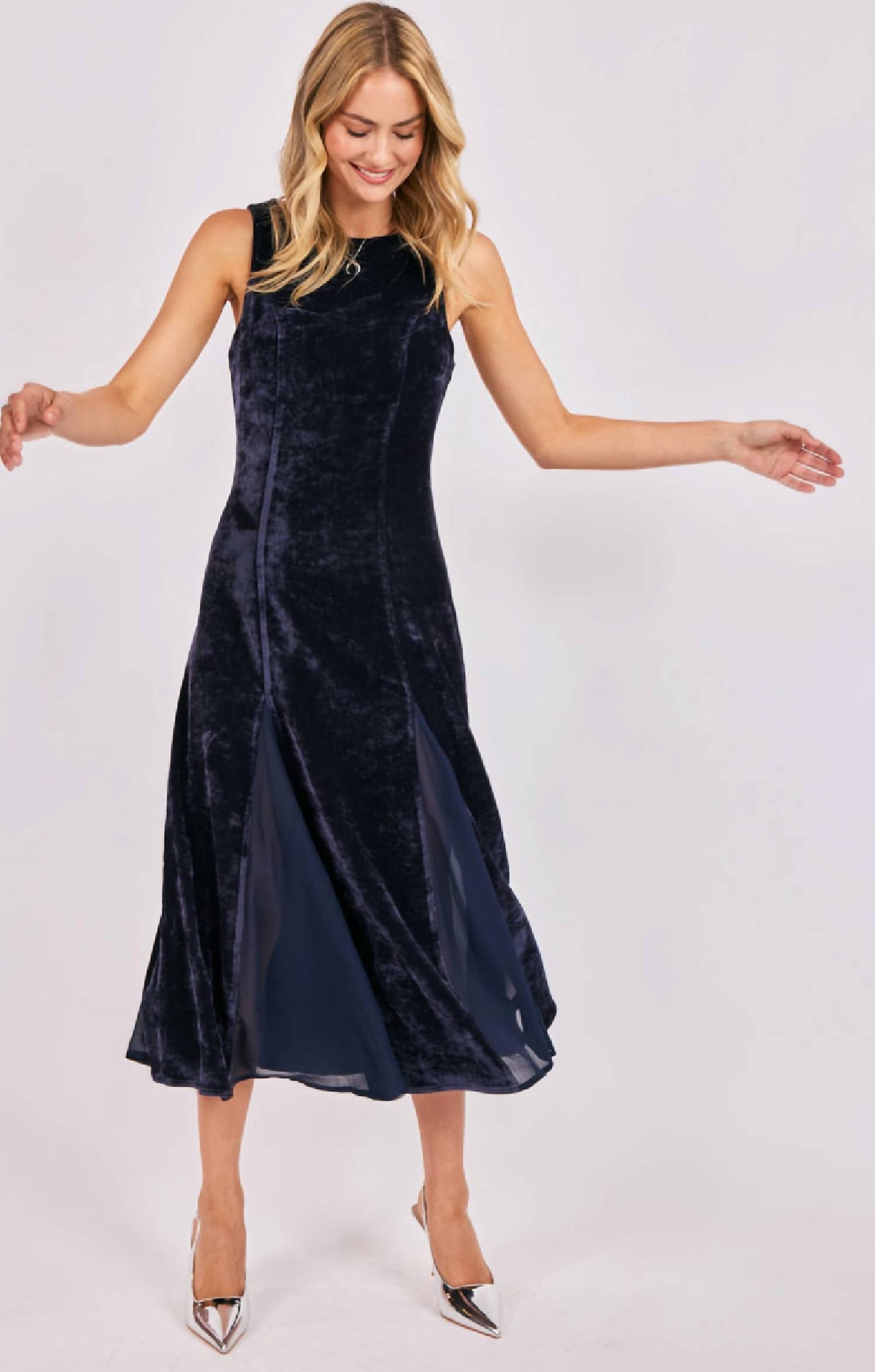 Sadie & Sage - Women's Velvet Ave Godet Maxi Dress