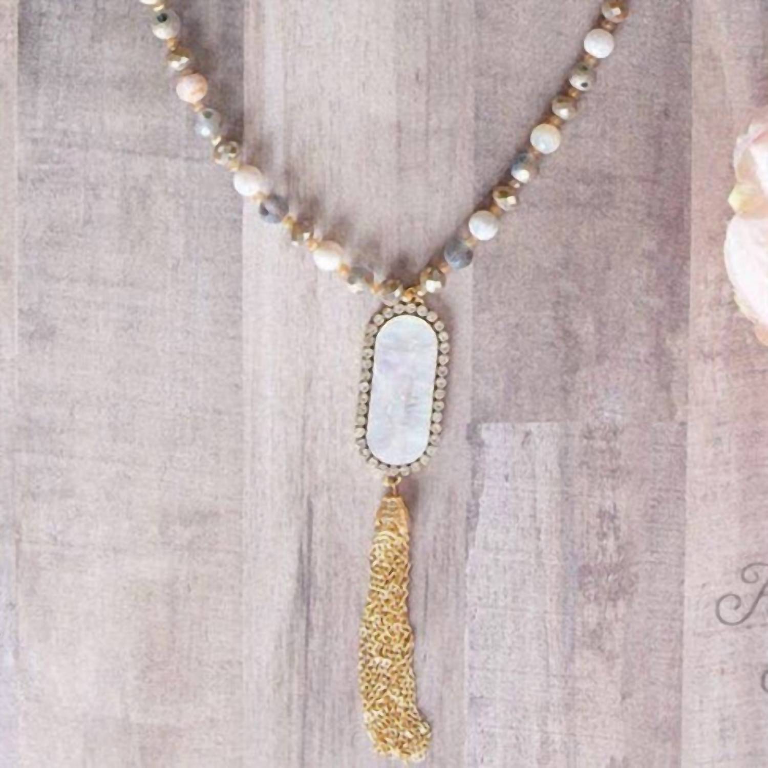 Southern Grace - Women's Oval Iridescent Pendant Necklace