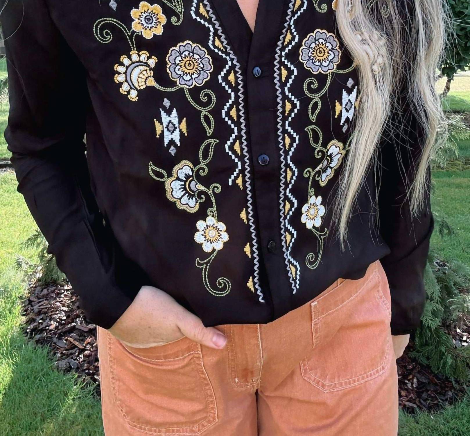 Roper - Women's Embroidered Floral Long Sleeve Top