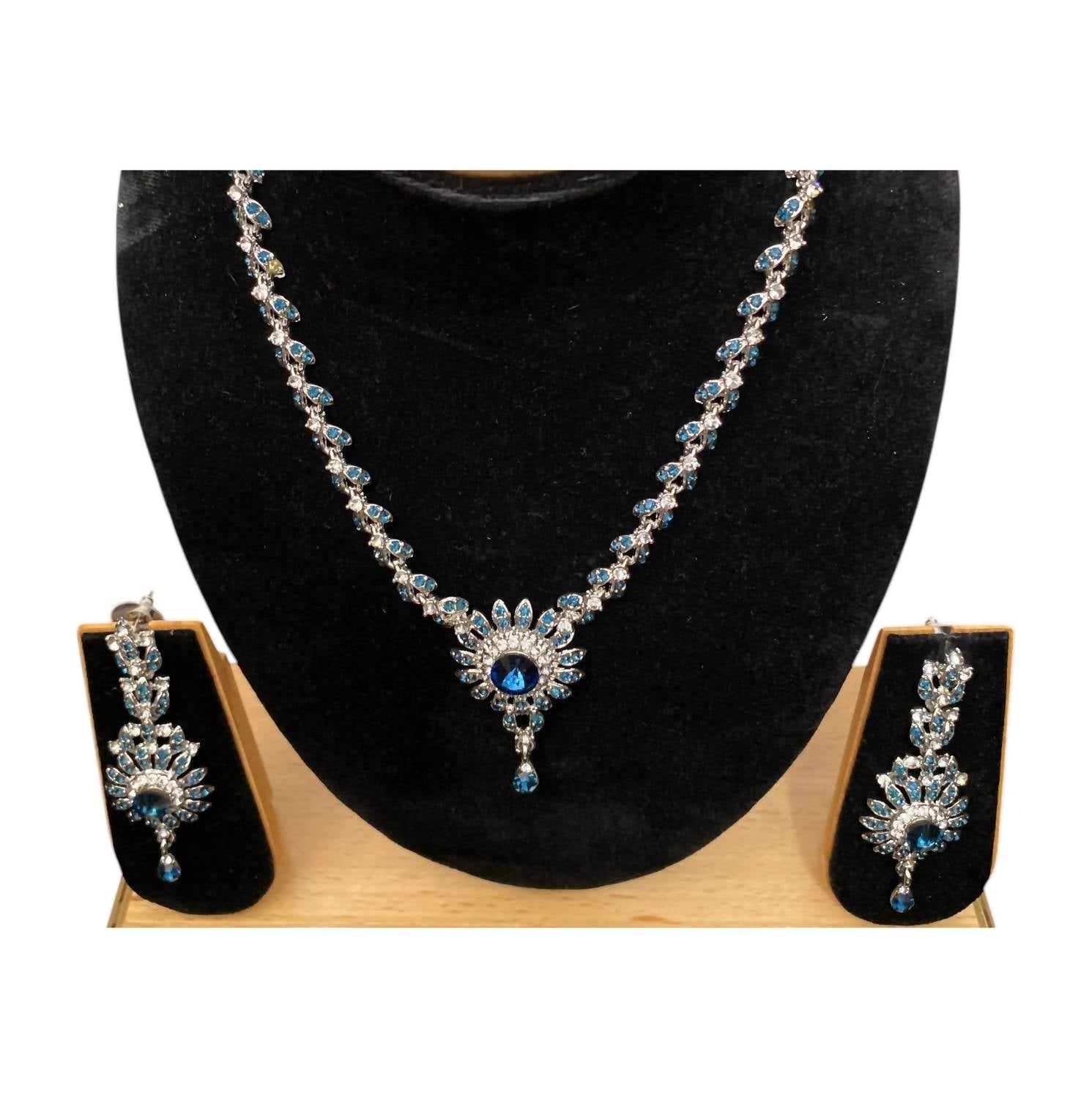 Donna Vinci Women's J131 Necklace And Earrings Jewelry Set in blue - women's jewelry - detail view