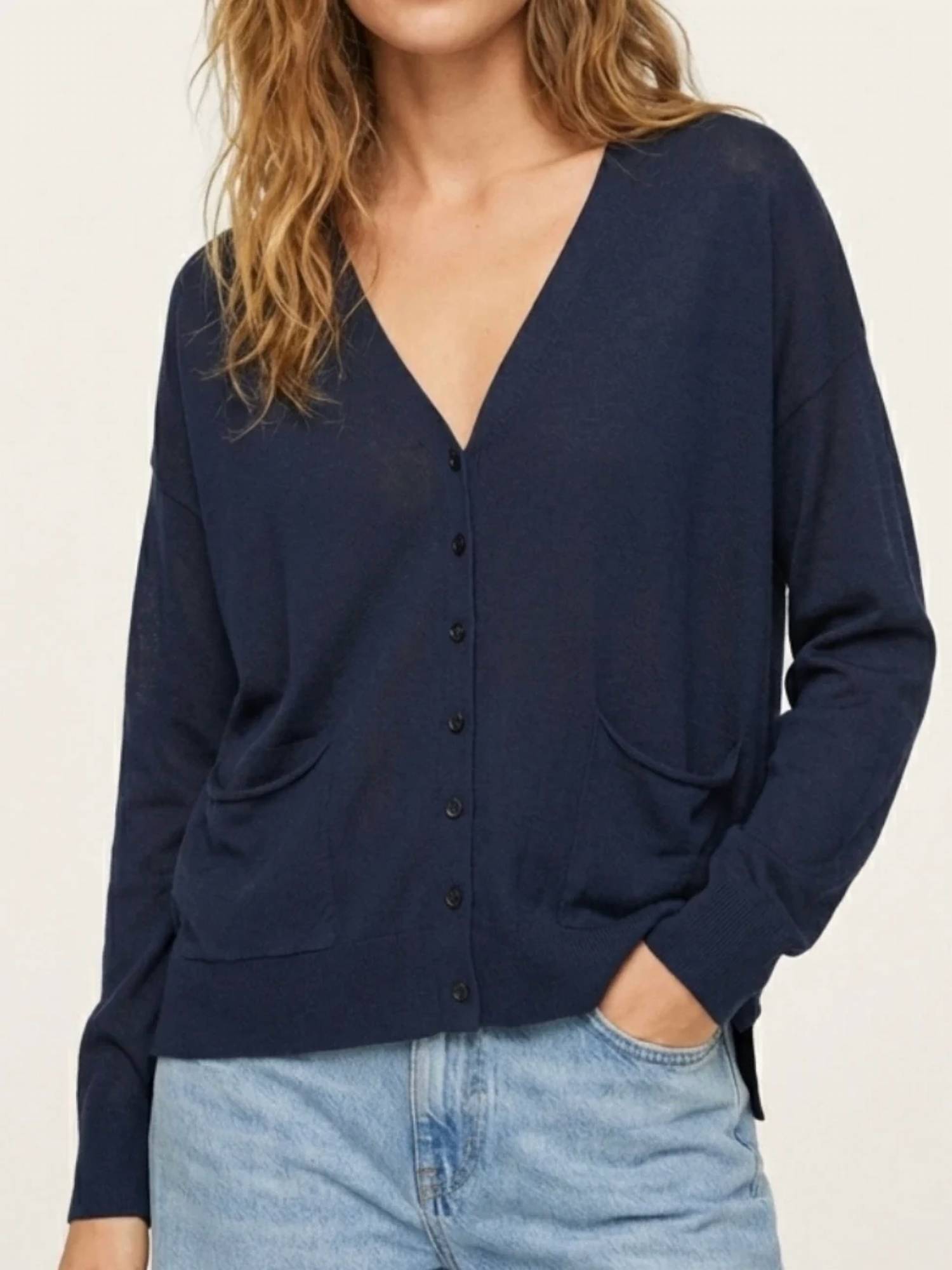 Q2 - Fine Knit Cardigan With Pockets
