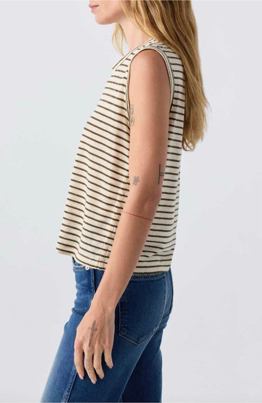 Amo - Sleeveless Love Tee