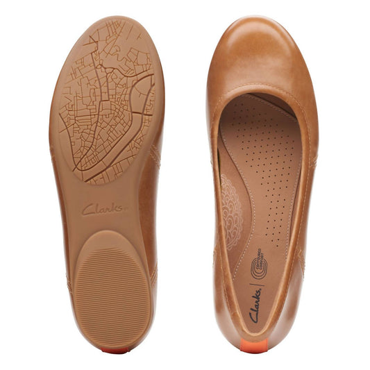 Clarks - Women's Canebay Plain Flat
